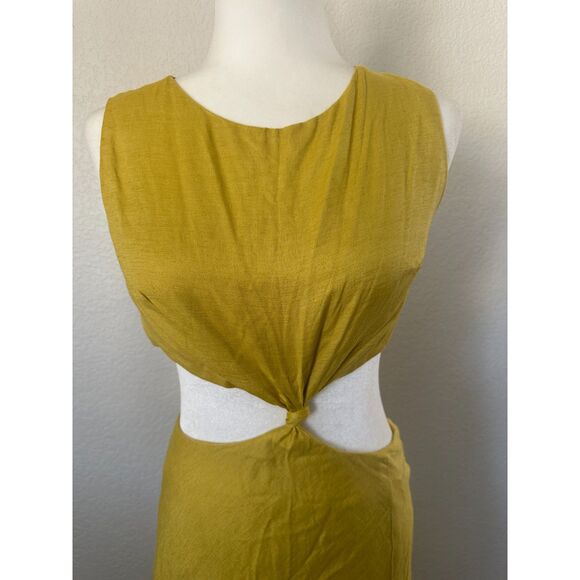 VICI Linen Rayon Yellow Cut Out Twist Front Dress Size Medium - Picture 2 of 11